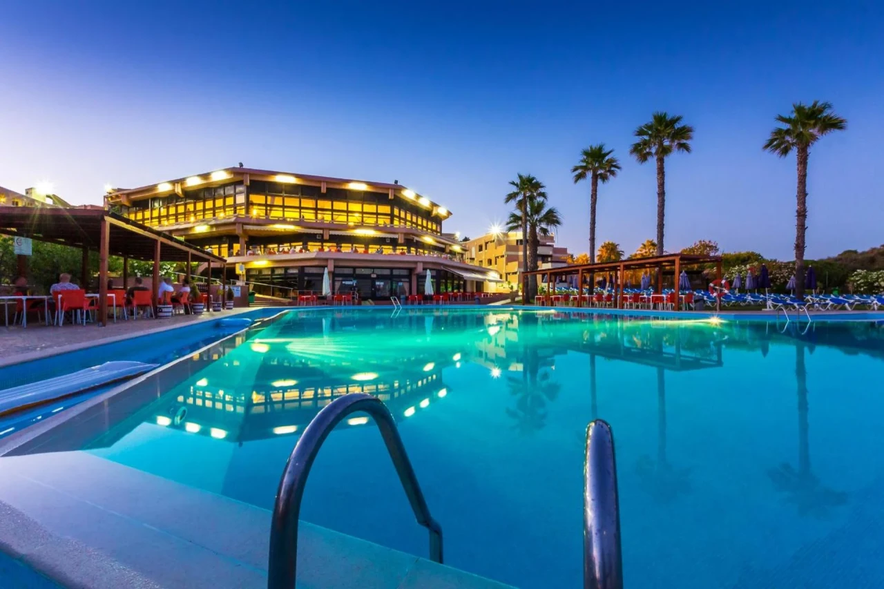 Discover the Allure of Auramar Beach Resort