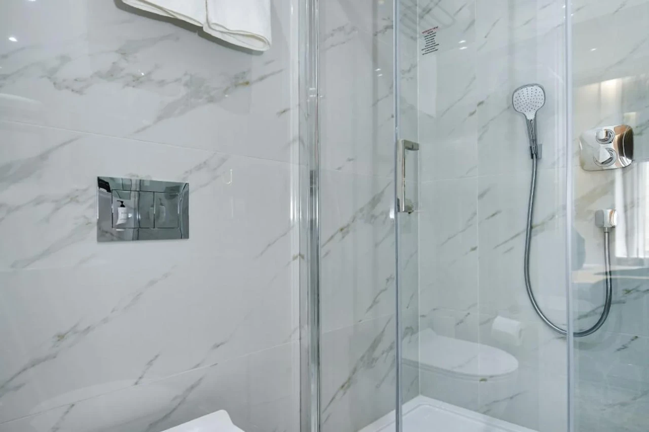 Experience Luxury at Queens Park Hotel